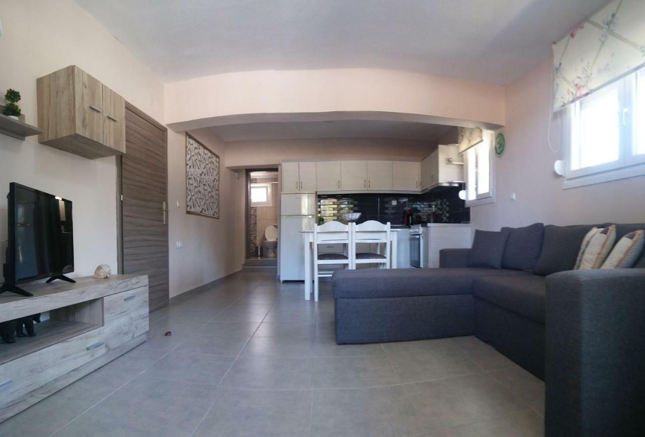 Politakis Apartment Keramoti  Exterior photo